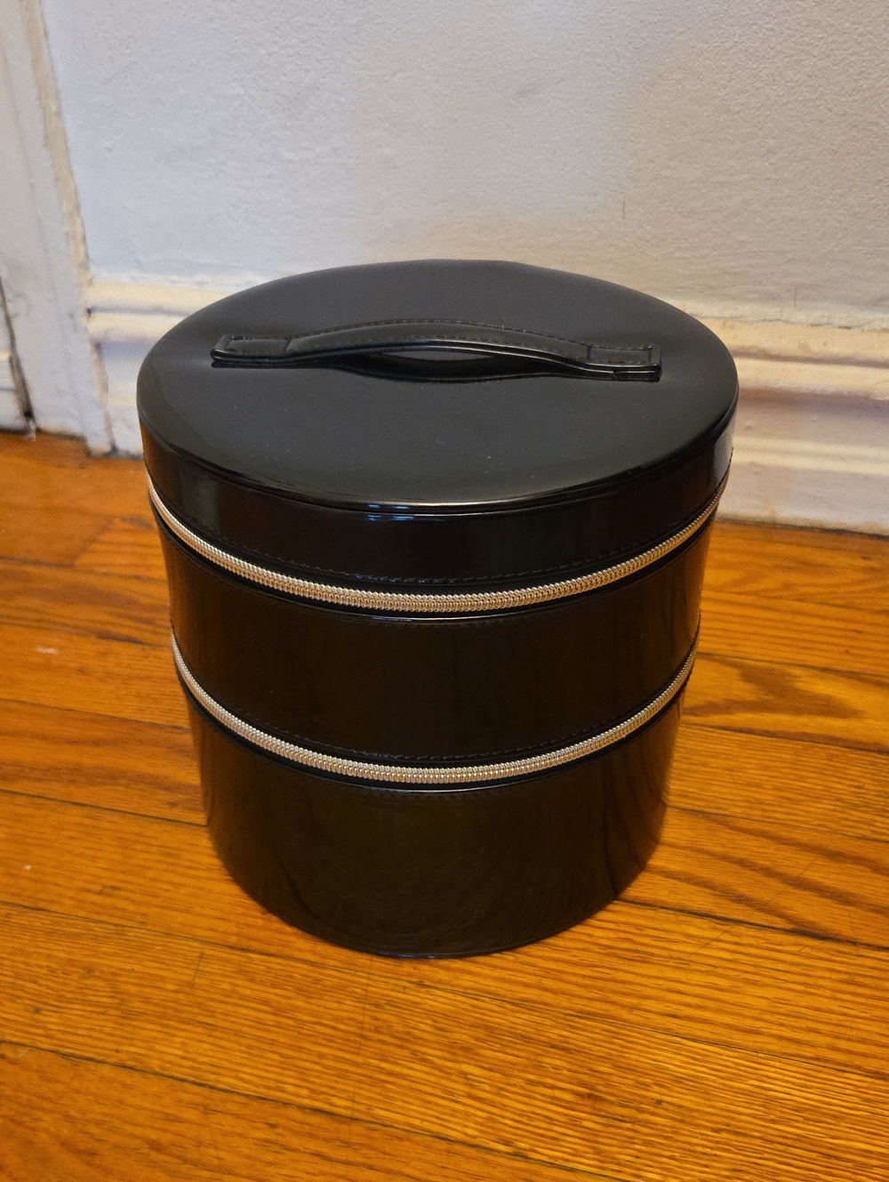 Black Round Cosmetic Storage Case with Handle